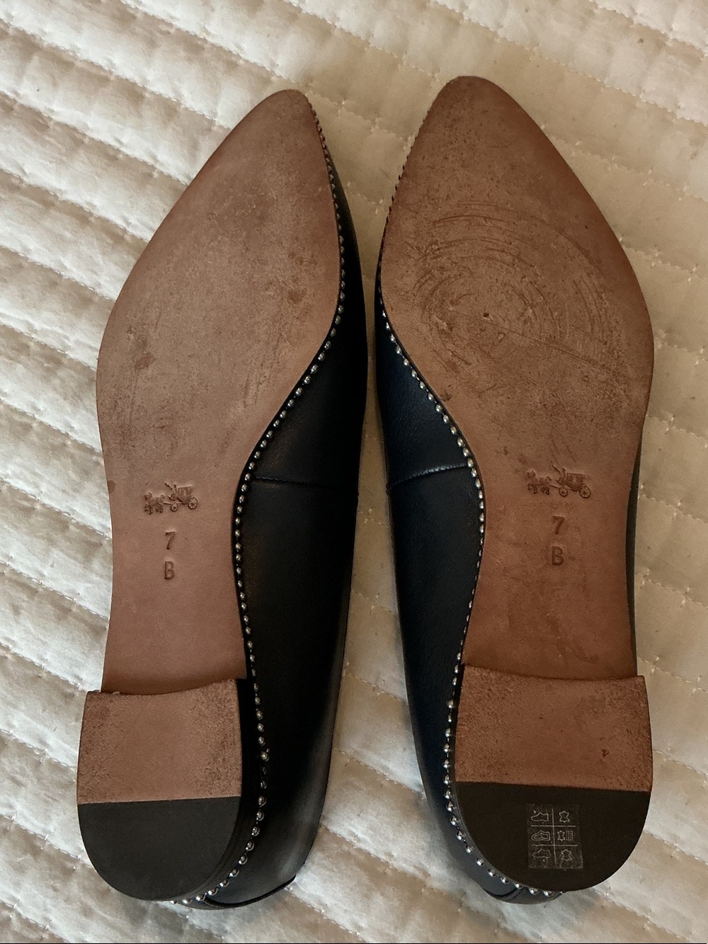 Coach Classic Navy 7 Viviana BeadChain Skinner Flats - Picture 3 of 10